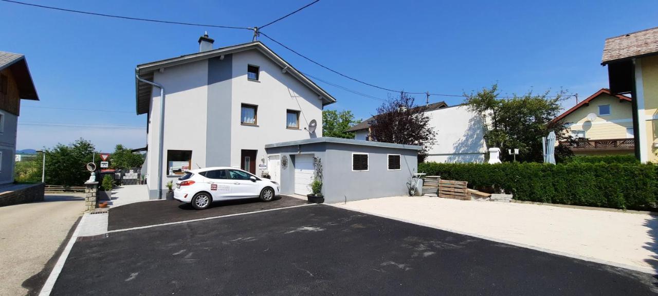 Ferienwohnung Agerblick 3 Zimmer Mit Kueche, 83M2 Lenzing エクステリア 写真